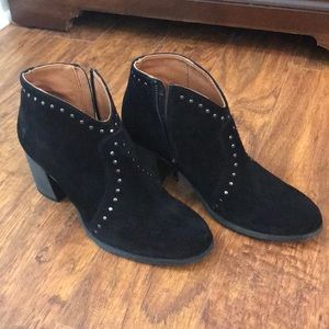FRYE Black Suede Nora Studzip short booties
